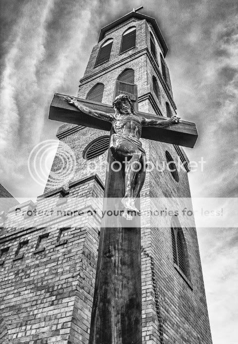 IMAGE: http://i486.photobucket.com/albums/rr224/Beefer518/Camera%20stuff/chris-sefx-x2a.jpg