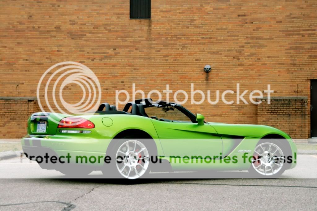 06_vipergarage.jpg