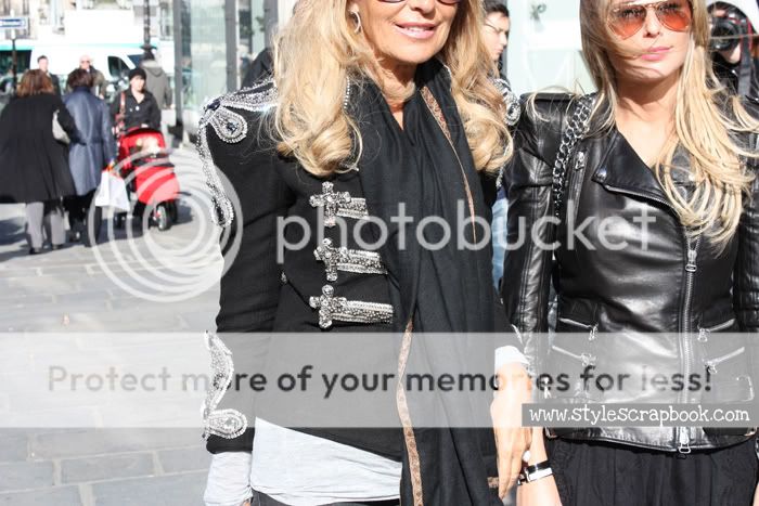 anna dello russo balmain. Anna Dello Russo outside